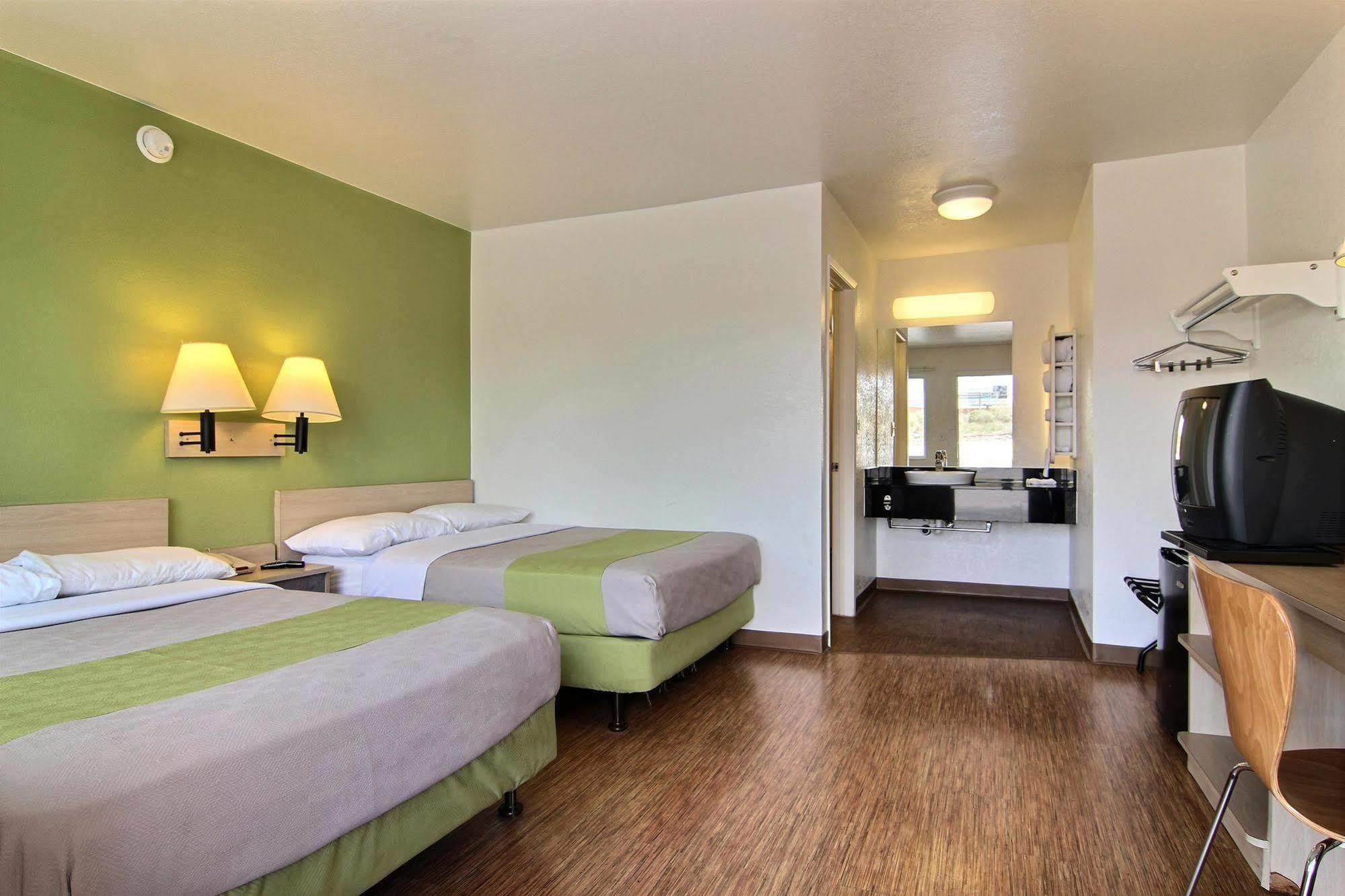 Motel 6-Albuquerque, Nm - Midtown Εξωτερικό φωτογραφία