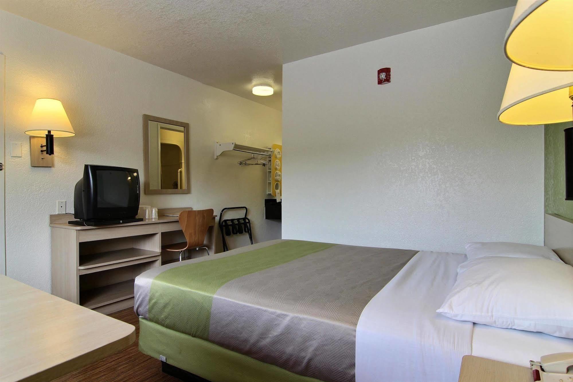 Motel 6-Albuquerque, Nm - Midtown Εξωτερικό φωτογραφία