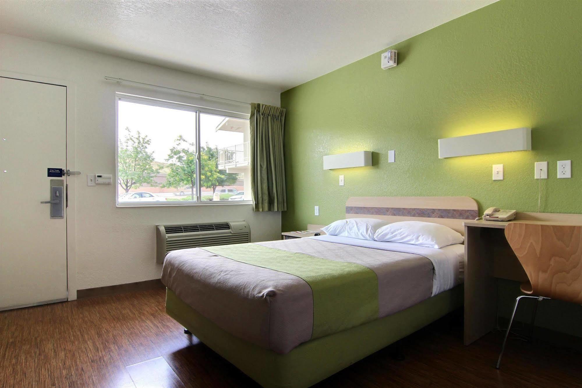 Motel 6-Albuquerque, Nm - Midtown Εξωτερικό φωτογραφία
